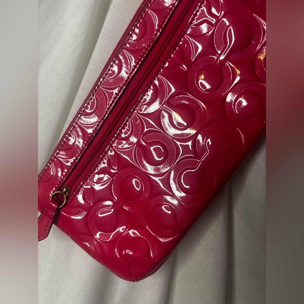 COACH Peyton Signature Embossed Patent Leather Hot Pink Wristlet Clutch Auth GUC - Picture 5 of 15